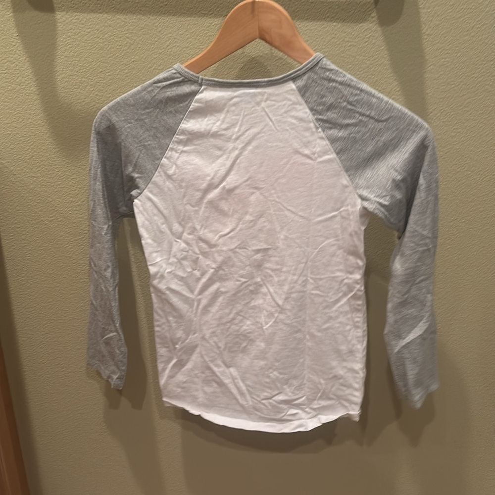 Puma Kids Long Sleeve Tee White and Gray Athletic Design - Picture 6 of 9